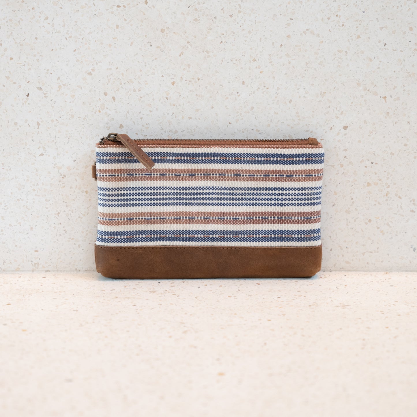 Sumba clutch