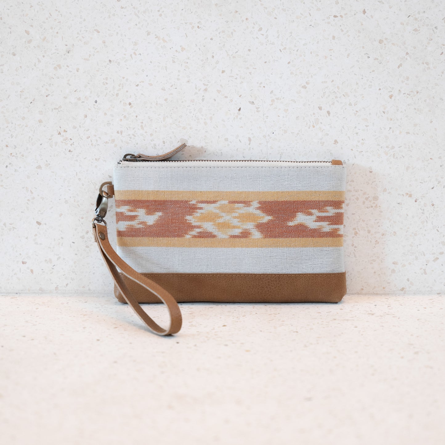 Lombok clutch